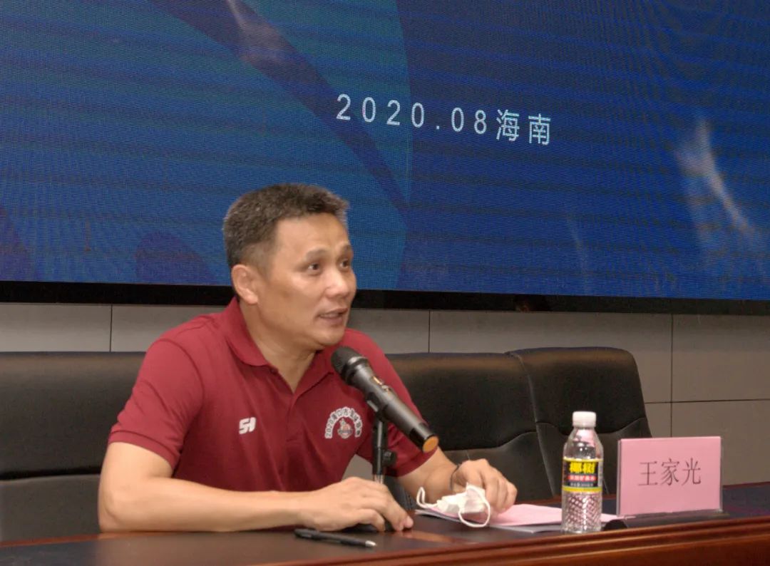 裁判篮球比赛_篮球裁判比赛规则_篮球竞赛规则和裁判法