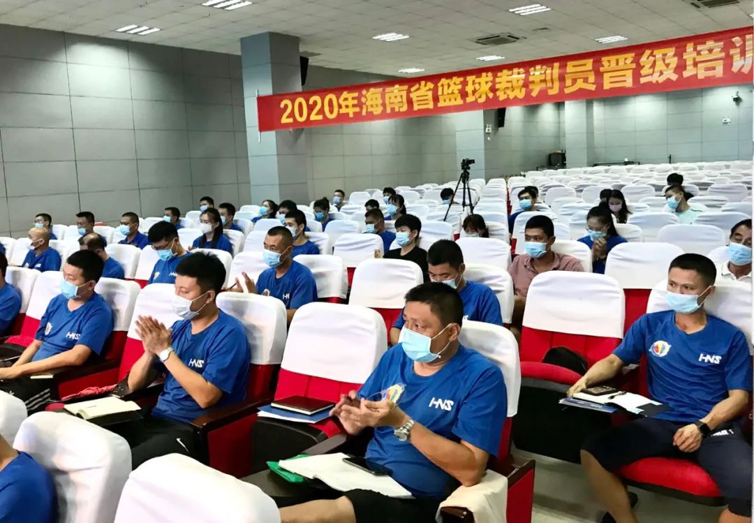 篮球裁判比赛规则_篮球竞赛规则和裁判法_裁判篮球竞赛规则法规